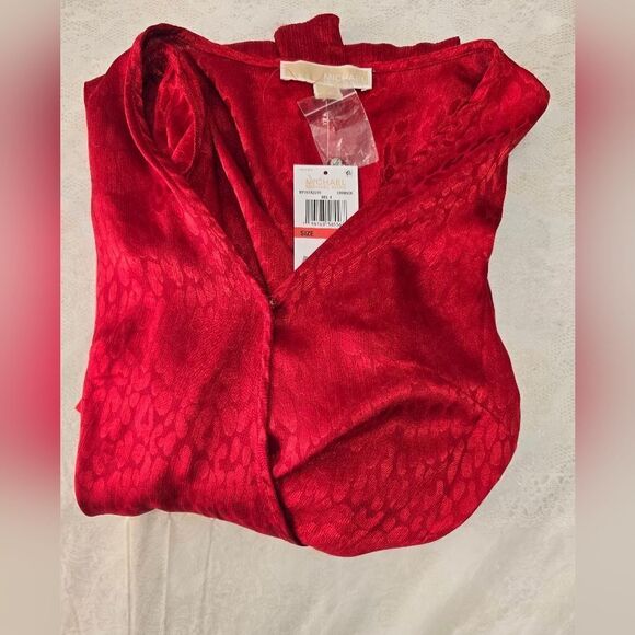 Elegant Red Midi Dress - Picture 5 of 8